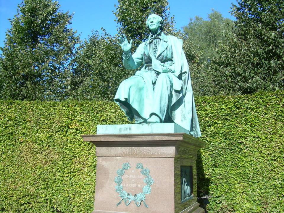 Hans Christian Anderson statue in Copenhagen, Denmark - travel with HomeExchange