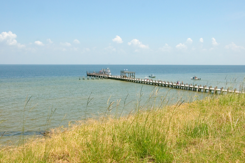 cheap places to travel us with beaches gulfport