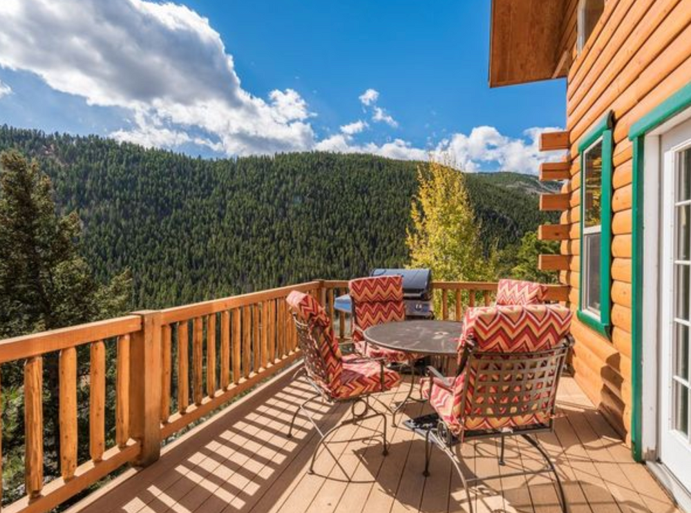 Romantic, cozy cabins for a Valentine's Day getaway