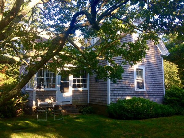 Lovely Shingled 3-bedroom Antique on Cape Cod!