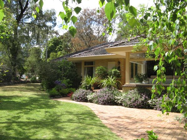 Melbourne Australia fully appointed 4 bedroom Family Home
