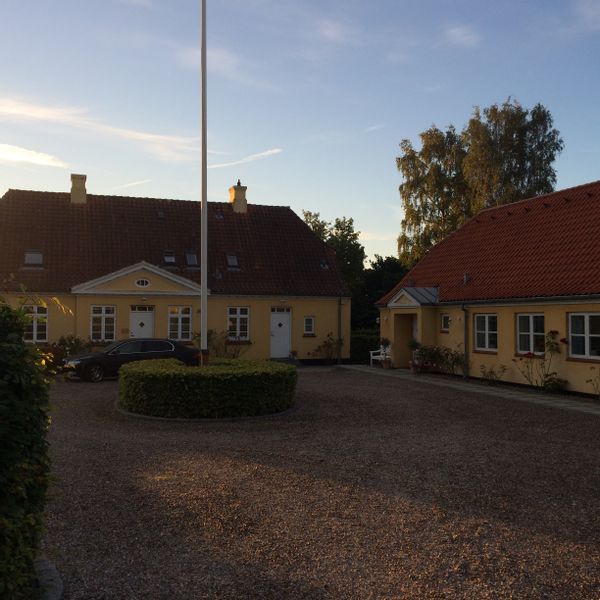 SUMMER 2021 ARRANGED : Elegant house by the sea, close to town and sailors paradise (2016)