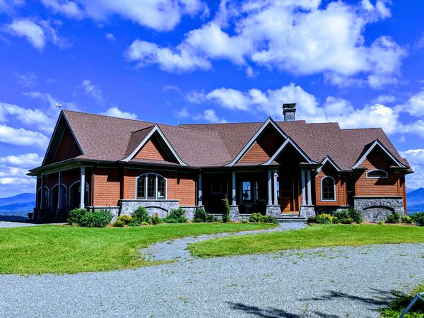 Hospitality Stay in Beautiful New Hampshire mountains, perfect for hiking the White Mountains!