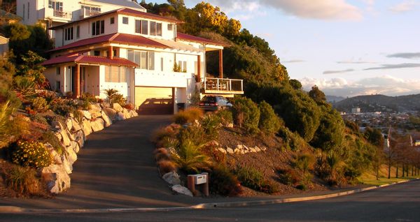 Sunny architect's home in Nelson, New Zealand - modern & comfortable.