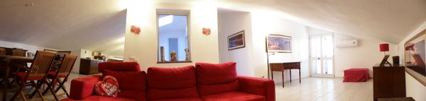 Attic apartment of 120 square meters, 5 minutes drive from the sea!