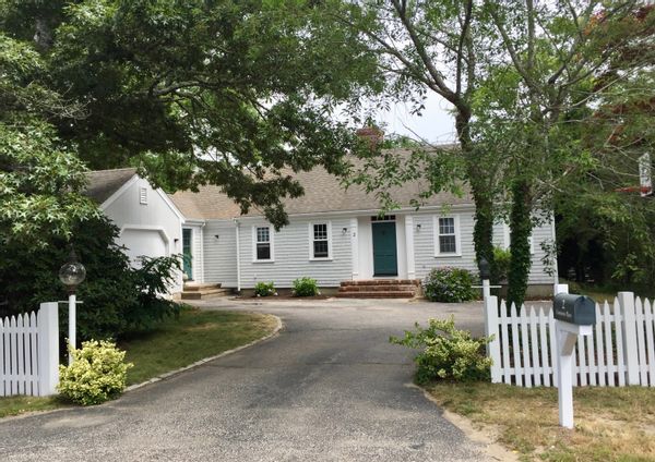 Cape Cod Home on Pond - Close to town & beaches, w/ kayaks