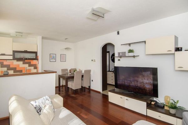 Two-bedroom apartment in centre of Poreč