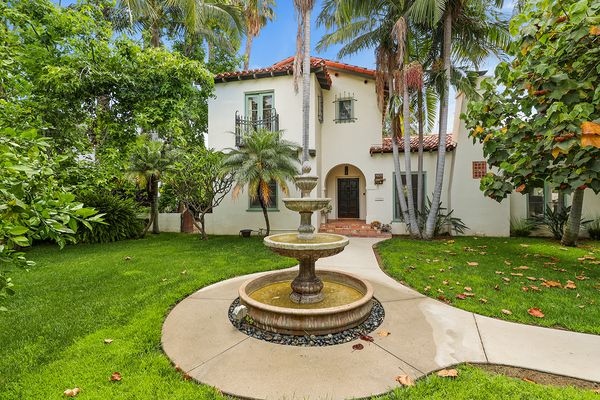 Spacious Spanish home, pool, minutes to Disneyland, Newport, Laguna!