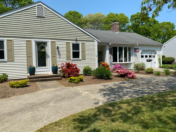 Pristine Cape Cod ranch minutes from warm water beaches; exchange only, not guest points