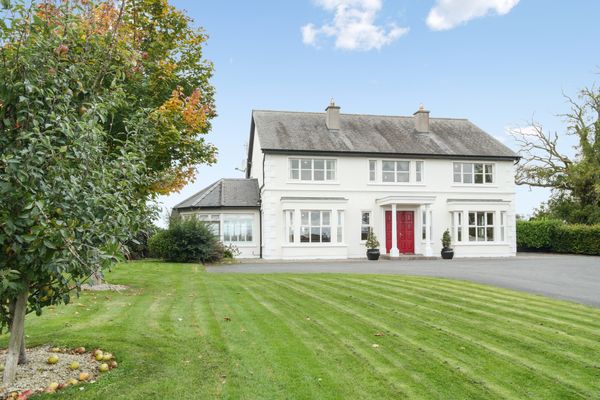 Stunning 5 Bedroom 5,000 Sq ft House with Tennis Court close to Dublin