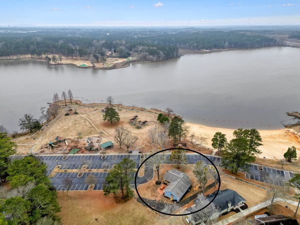 Lakeside Cottage in Historic Acworth, Georgia