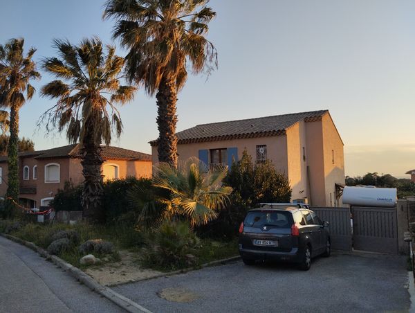 Christelle et Yannina kuća