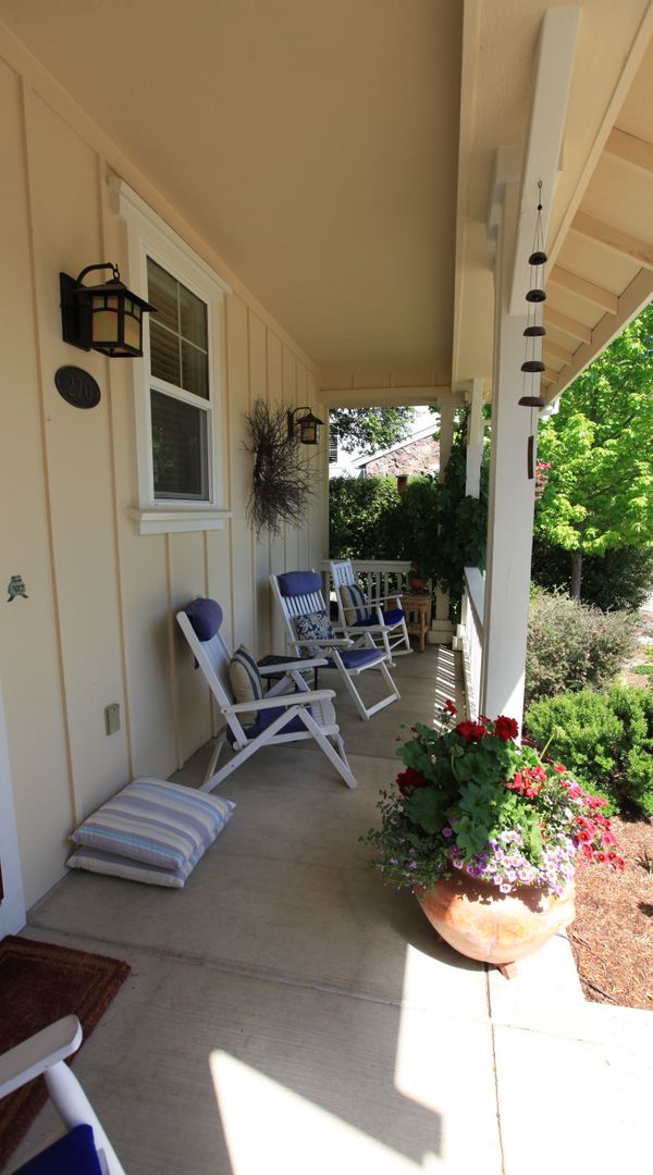 Wine country home just a short walk from historic Sonoma Plaza.