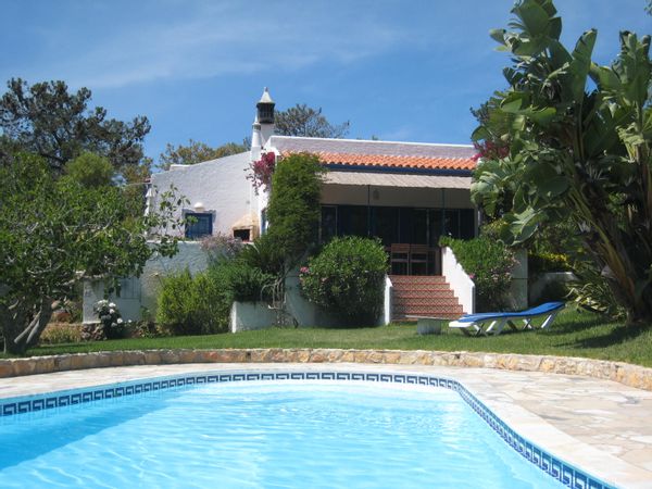 Lovely villa with private pool+huge garden, near the beaches, Algarve