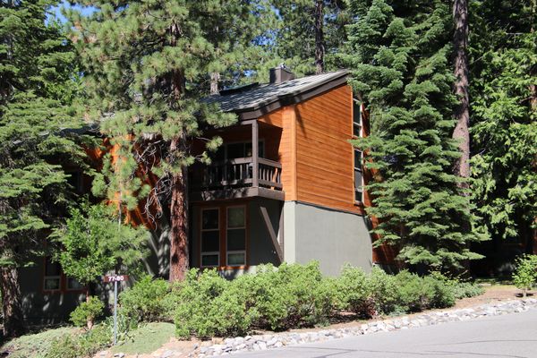 Lake Tahoe Town Home in Tahoe City, California. Minimum 5 nights.