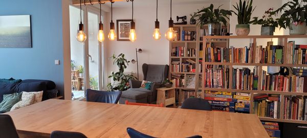 Spacious urban family apartment quiet green