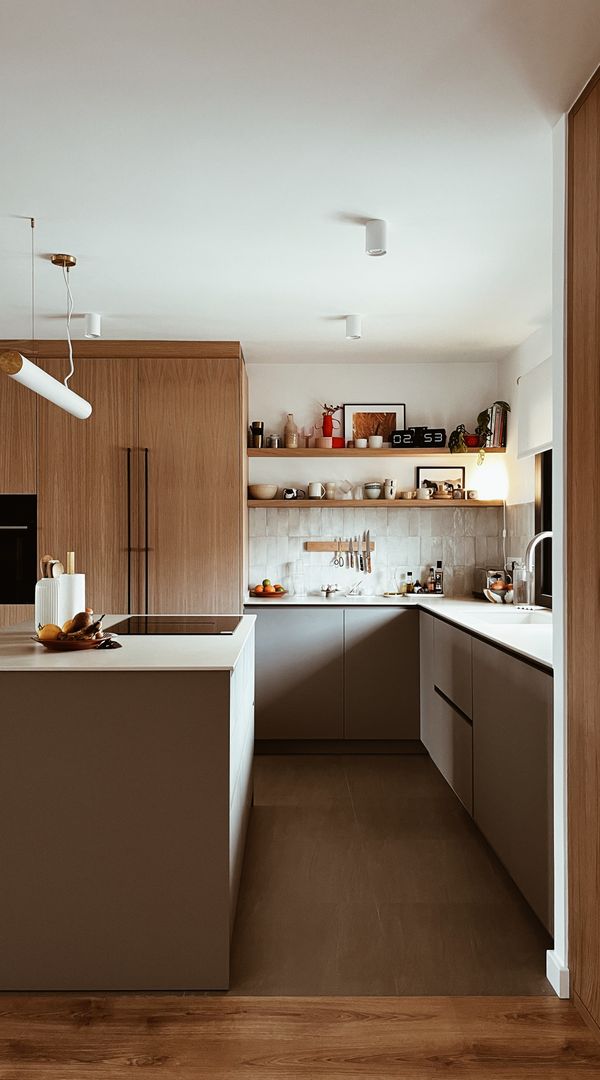 Spacious & Modern Family Home by the Beach. Perfect for Exploring Barcelona and Costa Brava