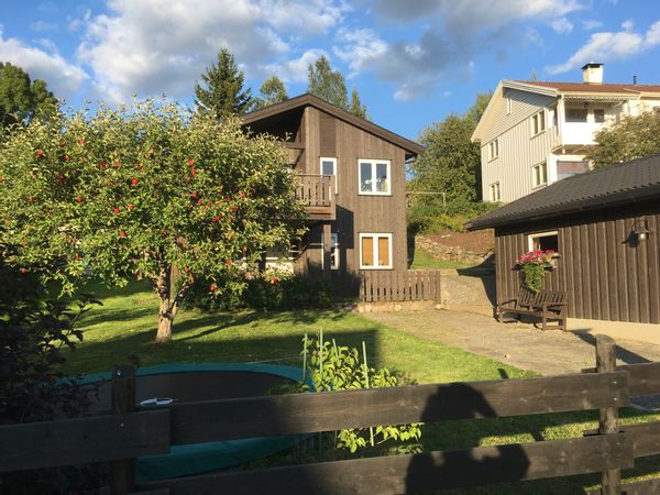Hus og hage midt i sentrum