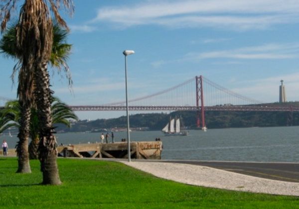 Andrea's *artist beautiful flat*