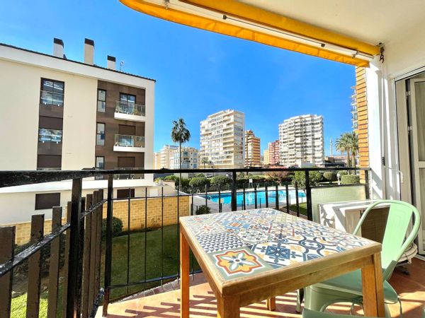 Apartamento con terraza frente al mar!
