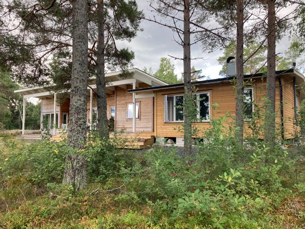 Jack's cabin by the sea