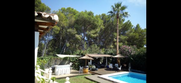 Villa michelle Not available during Summer Spacious 2 bedroom 2 bathroom with garden&large pool.