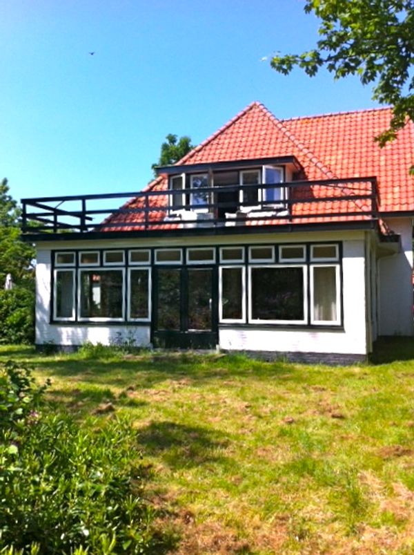 Spacious family house near beach and Amsterdam