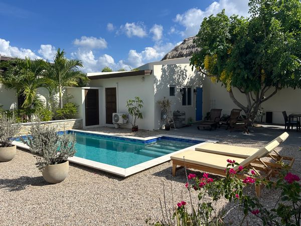 Spacious Modern Retreat with Pool & Gardens – Minutes from Aruba’s Best Beaches
