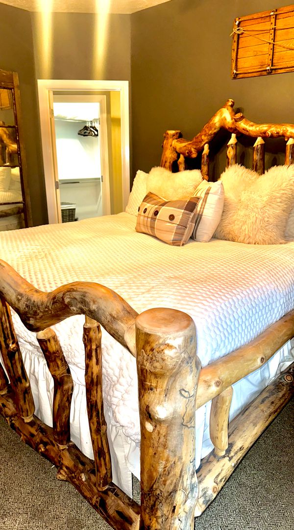 Location, location, location… 10 minutes to world class skiing in the Winter and  private beach access to Pine view lake