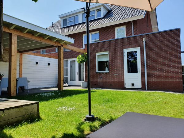 Cosy, spacious house in lovely green neighborhood - perfect for kids!