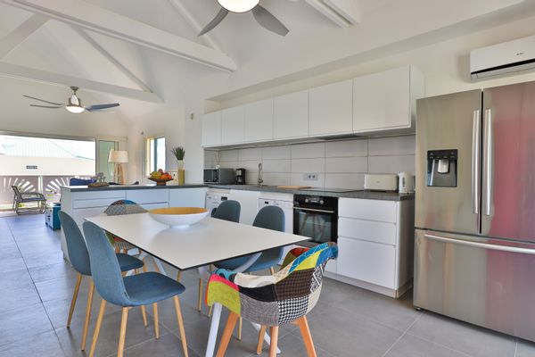 Large 2-BR Condo - 1mn to Orient Bay Beach