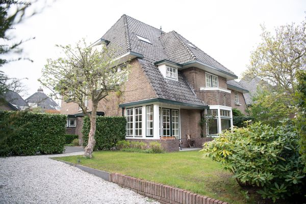 Beautiful large villa in Bussum, very close to Amsterdam