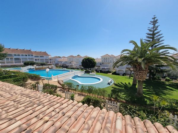 Eva, Jose Luis y Hugos hus