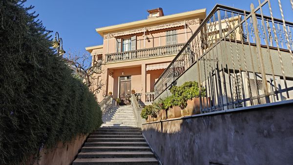 Angelo & Glorias hus