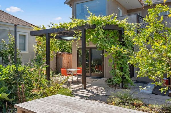 Mike and Charitys hus