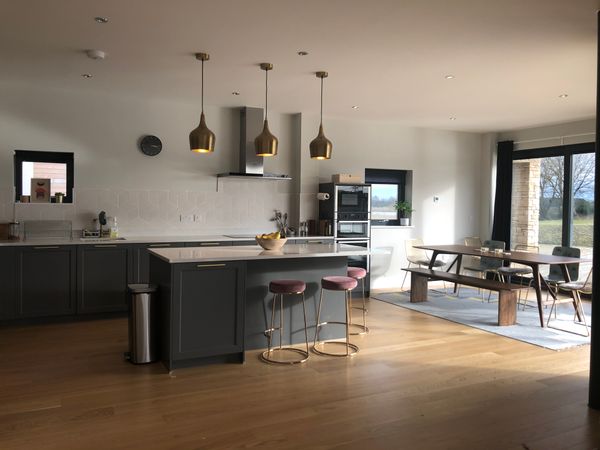 Luxury family lakeside retreat in Dorset, UK