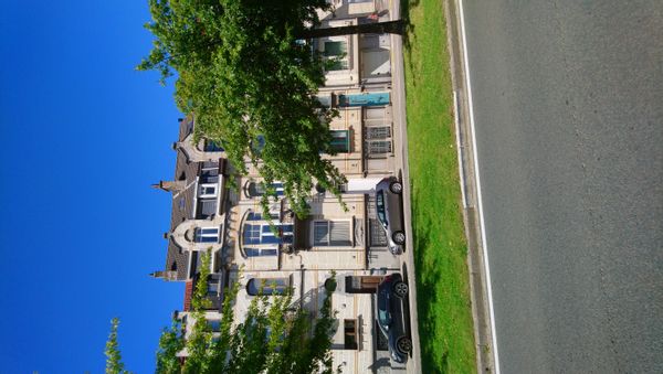 Duplex 2 bedrooms apt in 1913 house, direct link to Brussels center, Antwerp, close to BRU airport