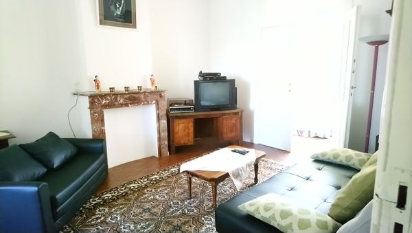 One bedrooms apt in 1913 house, direct link to Brussels center, Antwerp, close to BRU airport