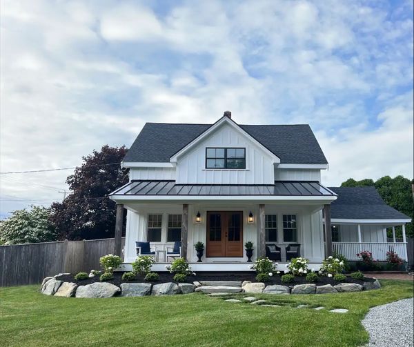 Enjoy Newport! Modern Farmhouse on Aquidneck Island