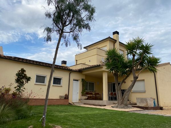 House in the heart of the Costa Brava, in a rural setting