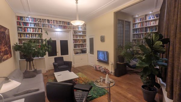 Ruim appartement in het stadscentrum van Delft langs de gracht