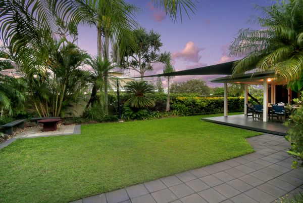 John and Jennifers hus