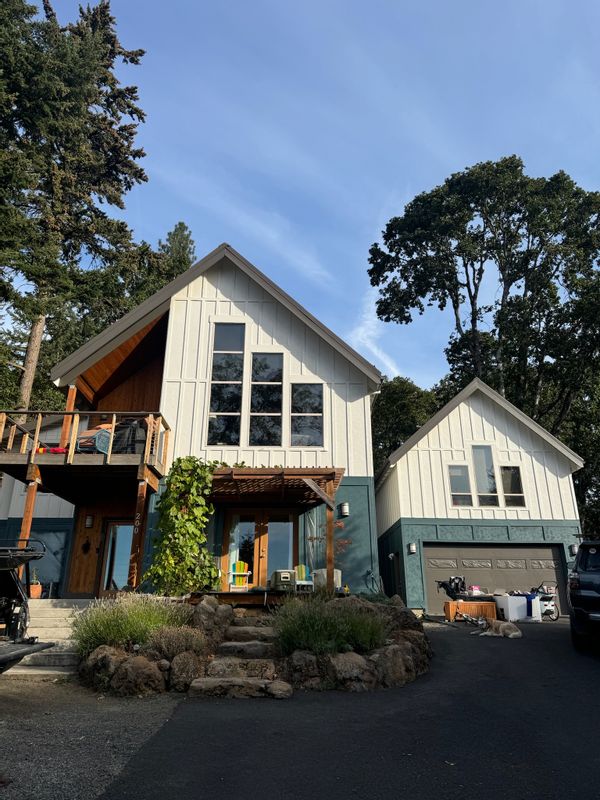 Alyson and Coreys hus