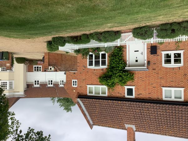 house 8 minute walk from the sea