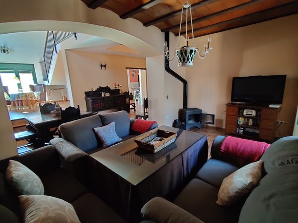 Cottage with patio and 3 fireplaces