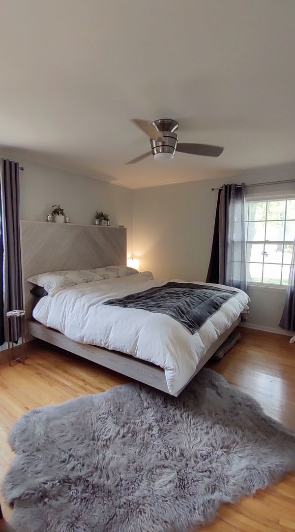 Crystal and Aarons hus