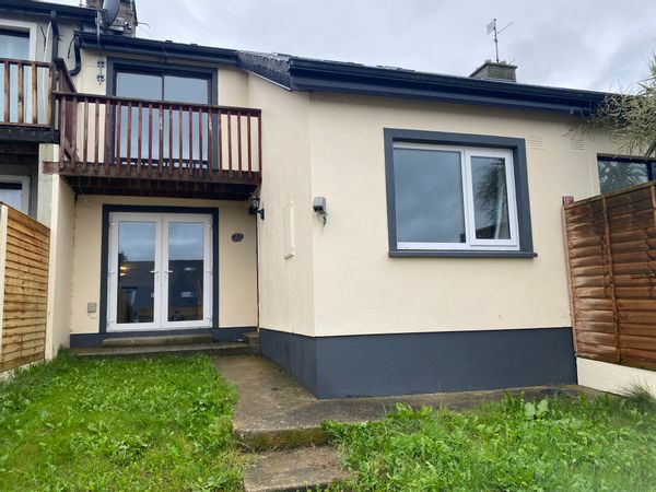 Coastal holiday home near Courtown and beach sleeps 6/7