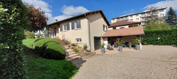 STEPHANIE ET OLIVIERs hus