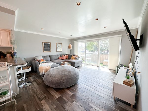 Modern Condo with Pool near South Coast Plaza