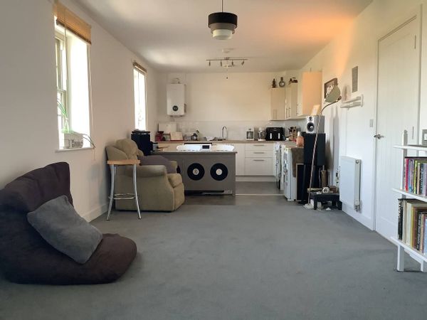 Spacious, cozy apartment in the English countryside, among many local attractions and leisure.